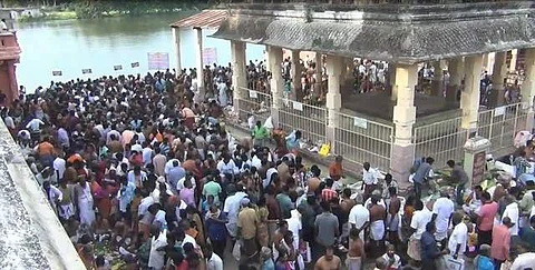 தஞ்சாவூரில் மஹாளய அமாவாசையையொட்டி ஏராளமானோர் தர்ப்பணம்