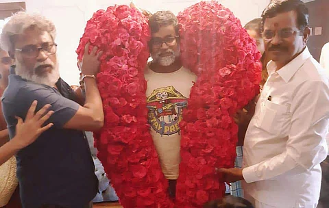இயக்குநர் சுப்ரமணிய சிவா, செல்வராகவன், தயாரிப்பாளர் தாணு (இடமிருந்து வலம்)