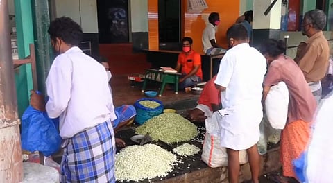 மதுரை மல்லிகை கிலோ ரூ.2,300: கடும் விலையேற்றத்தால் மக்கள் அதிருப்தி