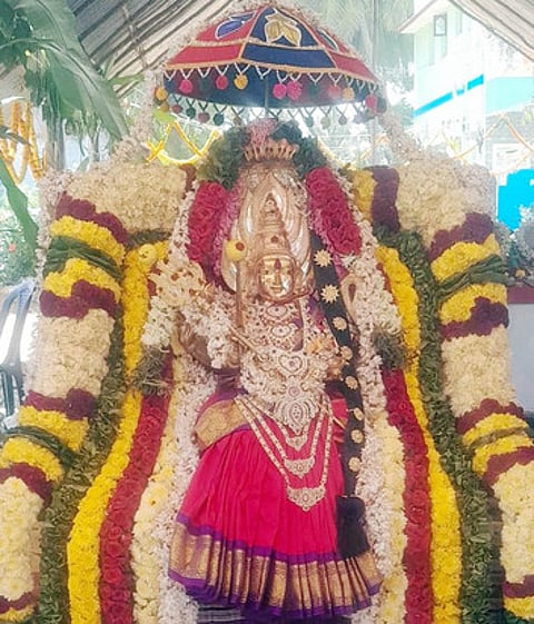 கும்பாபிஷேகத்தையொட்டி, சிறப்பு அலங்காரத்தில் அருள்பாலித்த அங்காள பரமேஸ்வரி அம்மன்.