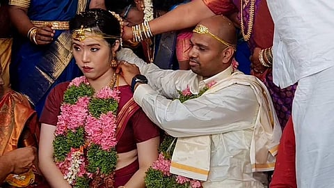 வாணியம்பாடியில் தென் கொரிய பெண்ணுடன் திருமணம்!