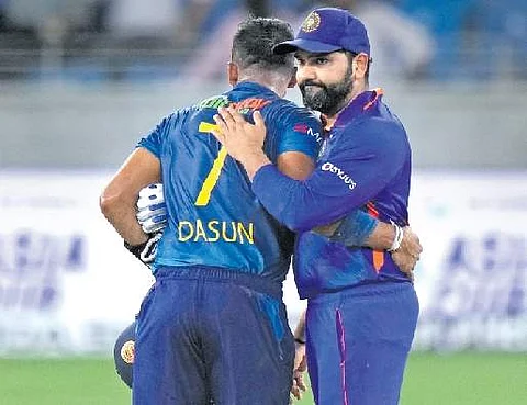 இலங்கைக்கு வரலாற்று வெற்றி: வெளியேறுகிறது இந்தியா?