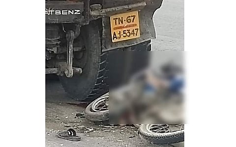 காவேரிப்பாக்கம் அருகே லாரி மீது பைக் மோதல்: ஓருவர் பலி