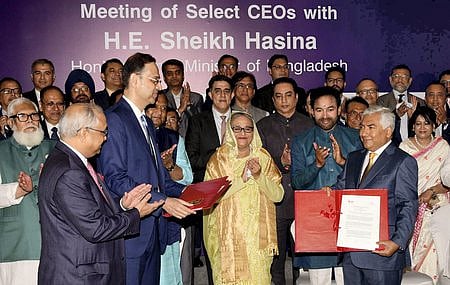 இந்திய தொழிலதிபா்கள் வங்கதேசத்தில் முதலீடு செய்ய ஷேக் ஹசீனா அழைப்பு