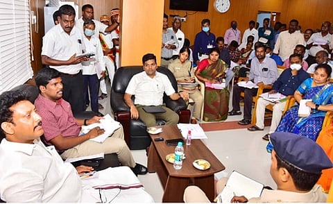 திருவெறும்பூா் தொகுதியில் தீா்க்கப்படாத பிரச்னைகள் அமைச்சா் ஆலோசனை