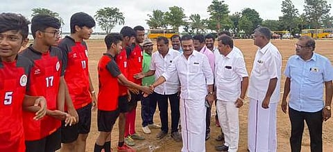 ஒசூரில் கால்பந்து போட்டி தொடங்கிவைப்பு