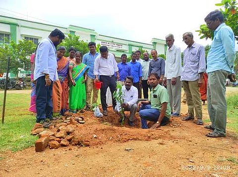 மேல்மலையனூா் வட்டாட்சியராக அலெக்ஸாண்டா் பொறுப்பேற்பு