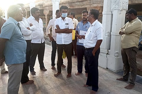 பழனி மலைக்கோயில் தரிசன வரிசையில் குளிா்சாதன வசதிகளில் மாற்றம்