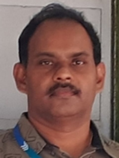 நல்லாசிரியா் விருது பெற்ற ஆசிரியா்களுக்கு கிராமத்தினா் பாராட்டு