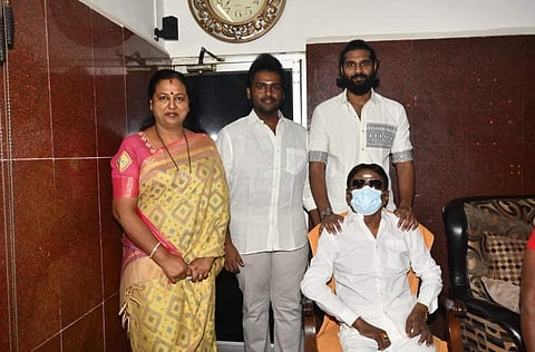 தொண்டர்களைச் சந்தித்தார் விஜயகாந்த்