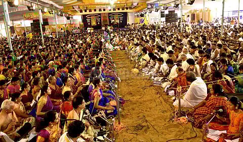 ஆராதனை நாளில் நடைபெற்ற பஞ்சரத்ன கீர்த்தனையில் பங்கேற்ற இசைக் கலைஞர்கள் (கோப்புப்படம்).