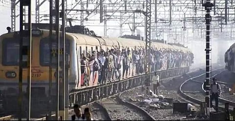 காஷ்மீரில் ரயில் தடம் புரண்டு விபத்து!