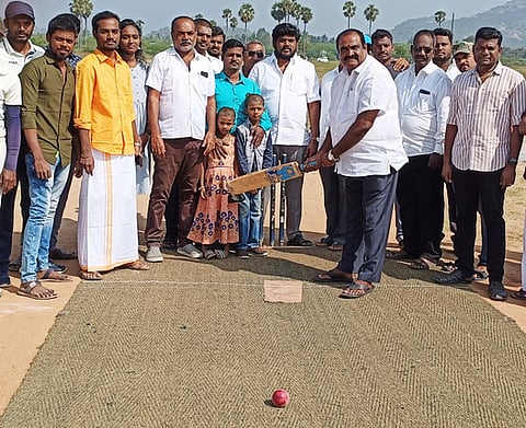 கிரிக்கெட் போட்டி தொடக்கம்