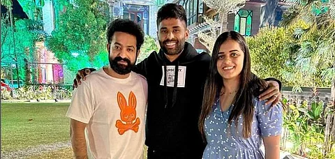ஜூனியர் என்டிஆரைச் சந்தித்த இந்திய கிரிக்கெட் வீரர்கள் (படங்கள்)