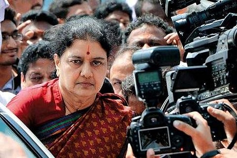 அதிமுகவை ஒன்றிணைக்க இபிஎஸ் - ஓபிஎஸ்ஸை சந்திப்பேன்: சசிகலா