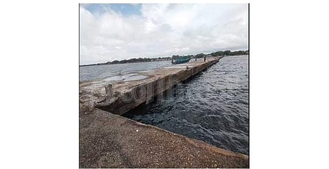 தொண்டி ஜெட்டி பாலம்.