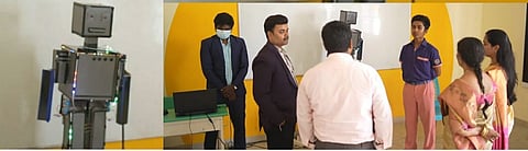 அறிவியல் கண்காட்சியில் இடம்பெற்றிருந்த செயற்கை நுண்ணறிவு ரோபோ.