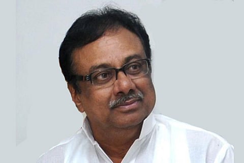 ஈவிகேஎஸ் இளங்கோவன் காங்கிரஸ் வேட்பாளராக அறிவிப்பு