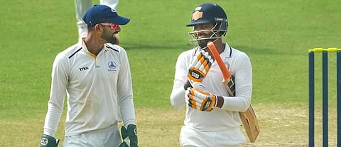 ஏழு விக்கெட்டுகள் எடுத்த ஜடேஜா: 133 ரன்களுக்குச் சுருண்ட தமிழ்நாடு அணி!