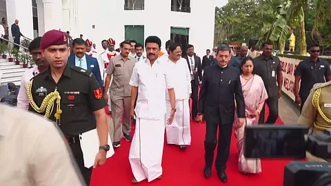 ஆளுநரின் தேநீர் விருந்தில் முதல்வர் மு.க.ஸ்டாலின்: முடிவுக்கு வருகிறதா மோதல்?