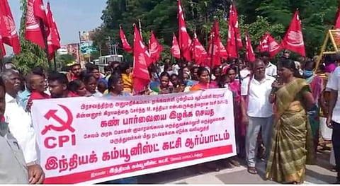 தவறான சிகிச்சையால் பார்வை இழந்த பெண்: இந்திய கம்யூனிஸ்ட் போராட்டம்