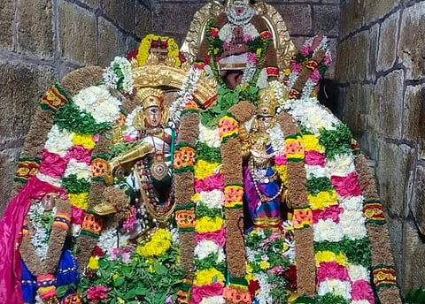 ஆனந்தவல்லி அம்பாள் சோமநாதர் சுவாமி கோயில் திருவாதிரை விழாவில் சிறப்பு அலங்காரத்தில் சிவகாமி அம்பாள் சமேத நடராஜர்.