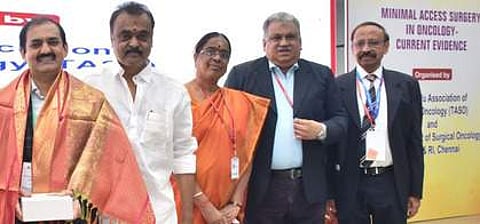 ரோபோடிக் அறுவை சிகிச்சை கட்டணம் குறைகிறது