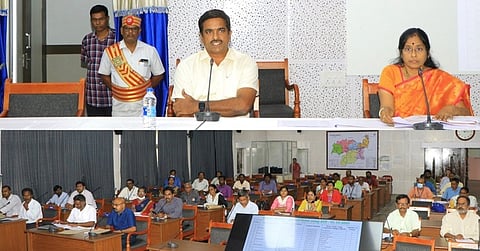 கூட்டத்தில் பேசிய வேலூா் மாவட்ட ஆட்சியா் பெ.குமாரவேல் பாண்டியன்