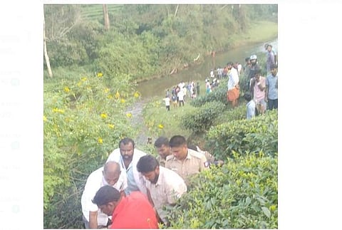 வால்பாறை: கல்லூரி மாணவர்கள் 5 பேர் ஆற்றில் மூழ்கி பலி