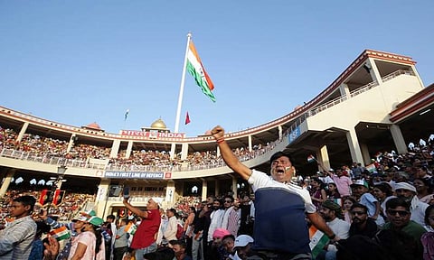 புதிதாக அமைக்கப்பட்டுள்ள தேசியக் கொடி