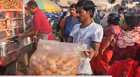 பானிபூரி சாப்பிட்ட 50 சிறுவர்கள் மருத்துவமனையில் அனுமதி!