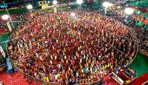 குஜராத்தில் பாரம்பரிய  'கர்பா' நடனத்தின்போது மாரடைப்பால் அடுத்தடுத்து 10 பேர் பலி