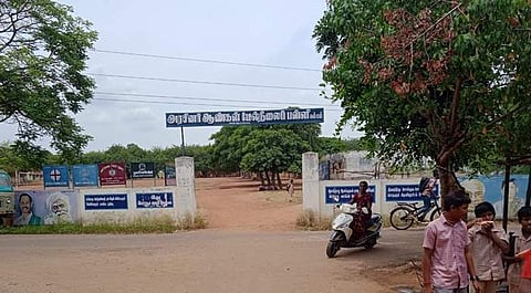 தஞ்சை ஆட்சியருக்கு குழந்தைகள் உரிமைகள் பாதுகாப்பு தேசிய ஆணையம் நோட்டீஸ்