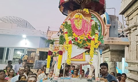 ஆம்பூா் சிவாலயங்களில் பிரதோஷ பூஜை