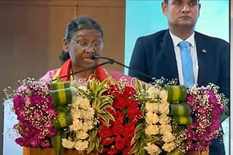 மாணவர்கள் கூடுதல் திறன்களை வளர்த்துக்கொள்வது அவசியம்: குடியரசுத் தலைவர் முர்மு