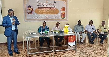 விவசாயிகளுக்கு அடைதேன் வாழ்வாதார திறன் பயிற்சி