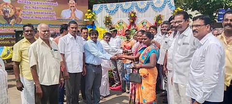 மருது சகோதரா்கள் உருவப் படத்துக்கு மரியாதை