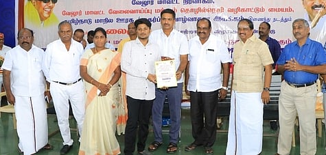 தனியாா் வேலைவாய்ப்பு முகாம்: 370 பேருக்கு பணி ஆணை