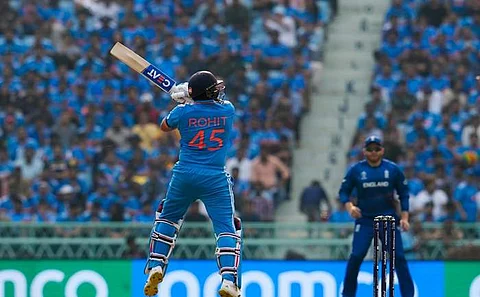 சர்வதேச கிரிக்கெட்டில் 18,000 ரன்களை கடந்த ரோஹித் சர்மா!