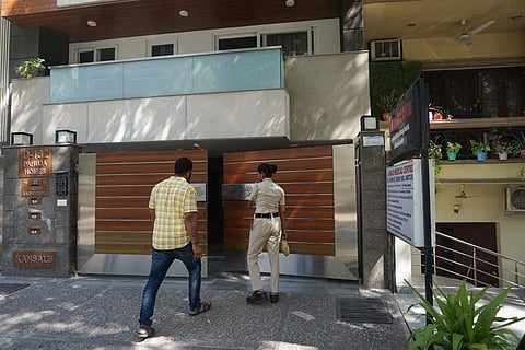செய்தி ஊடக அலுவலகம், ஊடகவியலாளர் வீடுகளில் சோதனை