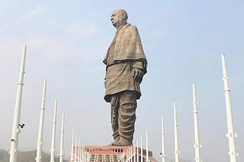 இந்தியாவை இணைத்த இரும்பு மனிதா்
