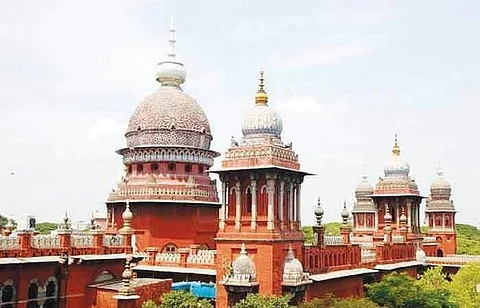 சட்ட விரோதமாக பேனா் வைத்தால் கிரிமினல் வழக்கு: அரசு தகவல்