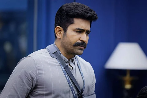 வெறுப்புப் பிரசாரம் விடுக்கும் எச்சரிக்கை: ரத்தம் திரைவிமர்சனம்