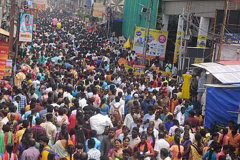 மக்கள் கூட்டம் - கோப்பிலிருந்து