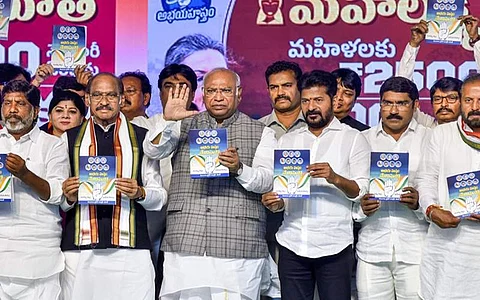 தெலங்கானா: தேர்தல் அறிக்கையை வெளியிட்டது காங்கிரஸ்