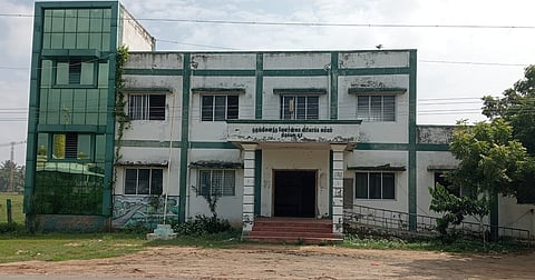 திருக்கடையூரில் உள்ள ஒருங்கிணைந்த வேளாண்மை விரிவாக்க மையம்.