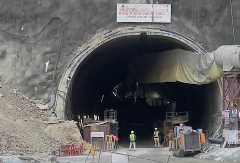 உத்தரகண்ட் சுரங்கப்பாதை விபத்து: மீட்புப் பணிகள் தற்காலிகமாக நிறுத்தம்