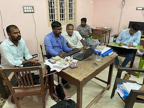 வேதாரண்யம் சார் பதிவாளர் அலுவலகத்தில் ஊழல் தடுப்பு பிரிவு போலீசார் சோதனை