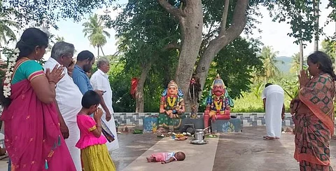 குமாரபாளையம் லம்பாடி அம்மன் கோயிலில் குழந்தைப் பொங்கல் சிறப்பு பூஜை வழிபாடு.