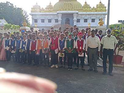 இளம் விஞ்ஞானி மாணவா்கள் ஆய்வுப் பயணம்